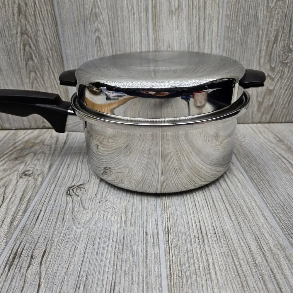 Vintage Royal Queen Multi-Core‎ 5 Ply 2 Qt Sauce Pan Great Condition W Dome Lid